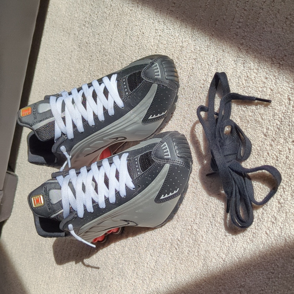 Nike Shox R4 - Picture 2 of 6